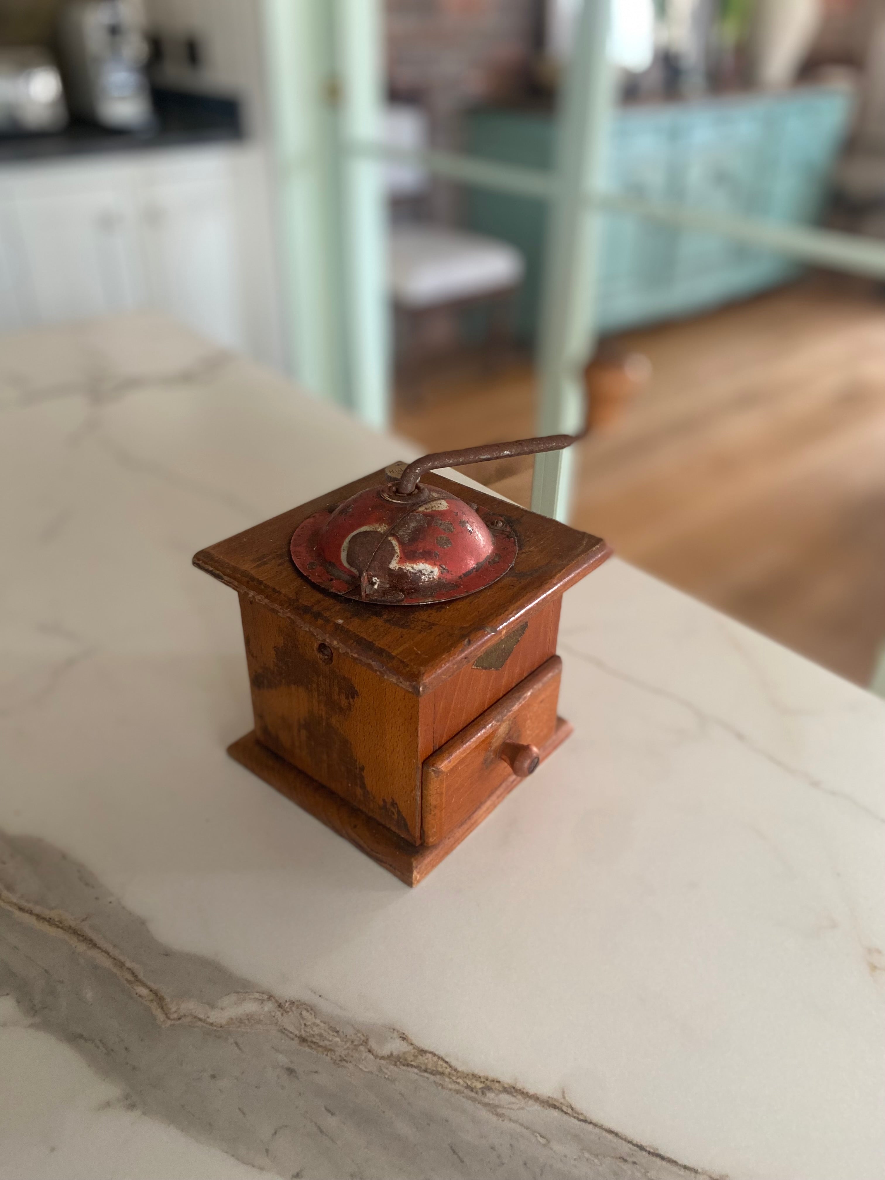 Vintage coffee grinder - Amber + Willow