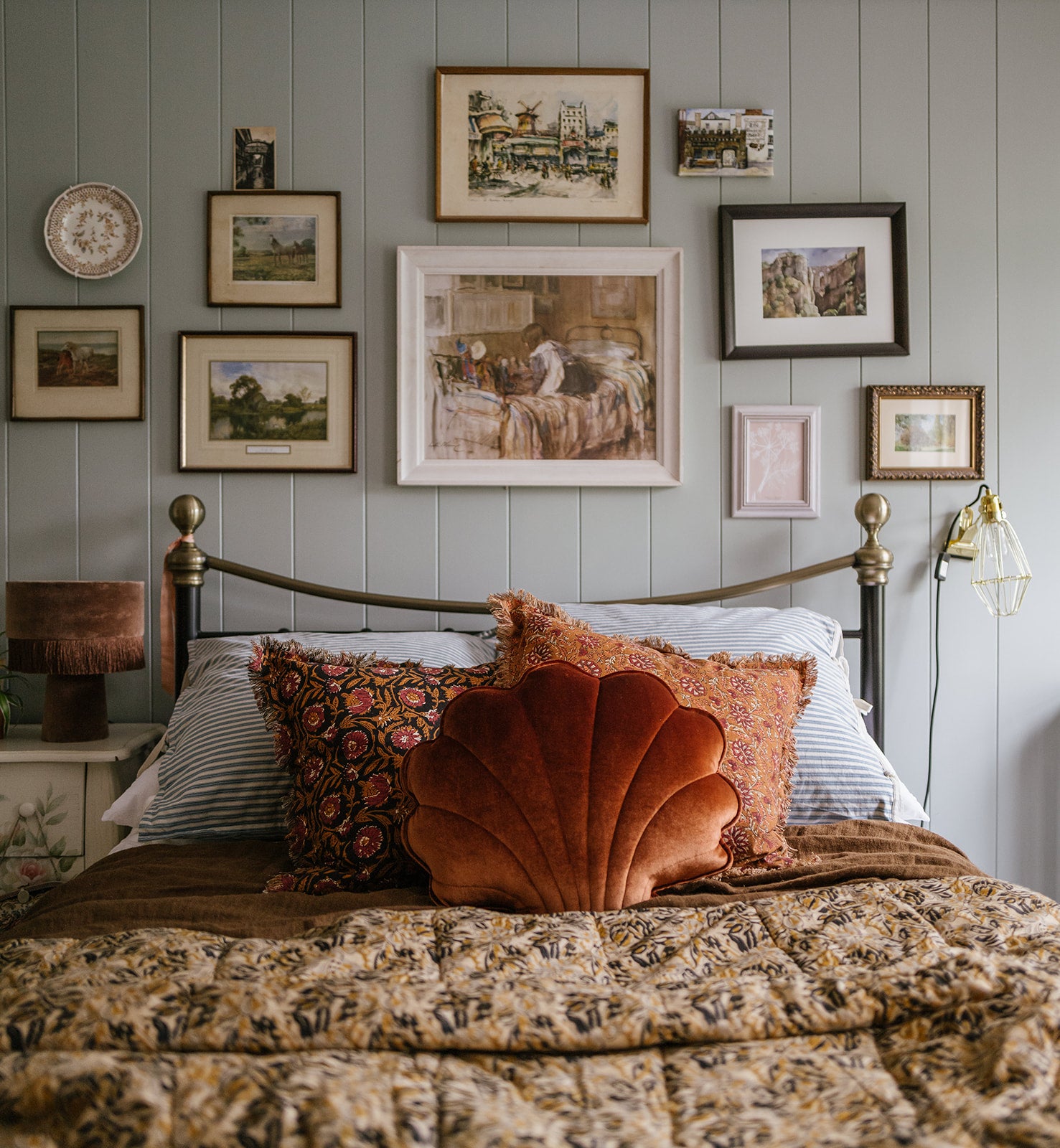 Brown Velvet Mushroom Mini Lamp With Fringe
