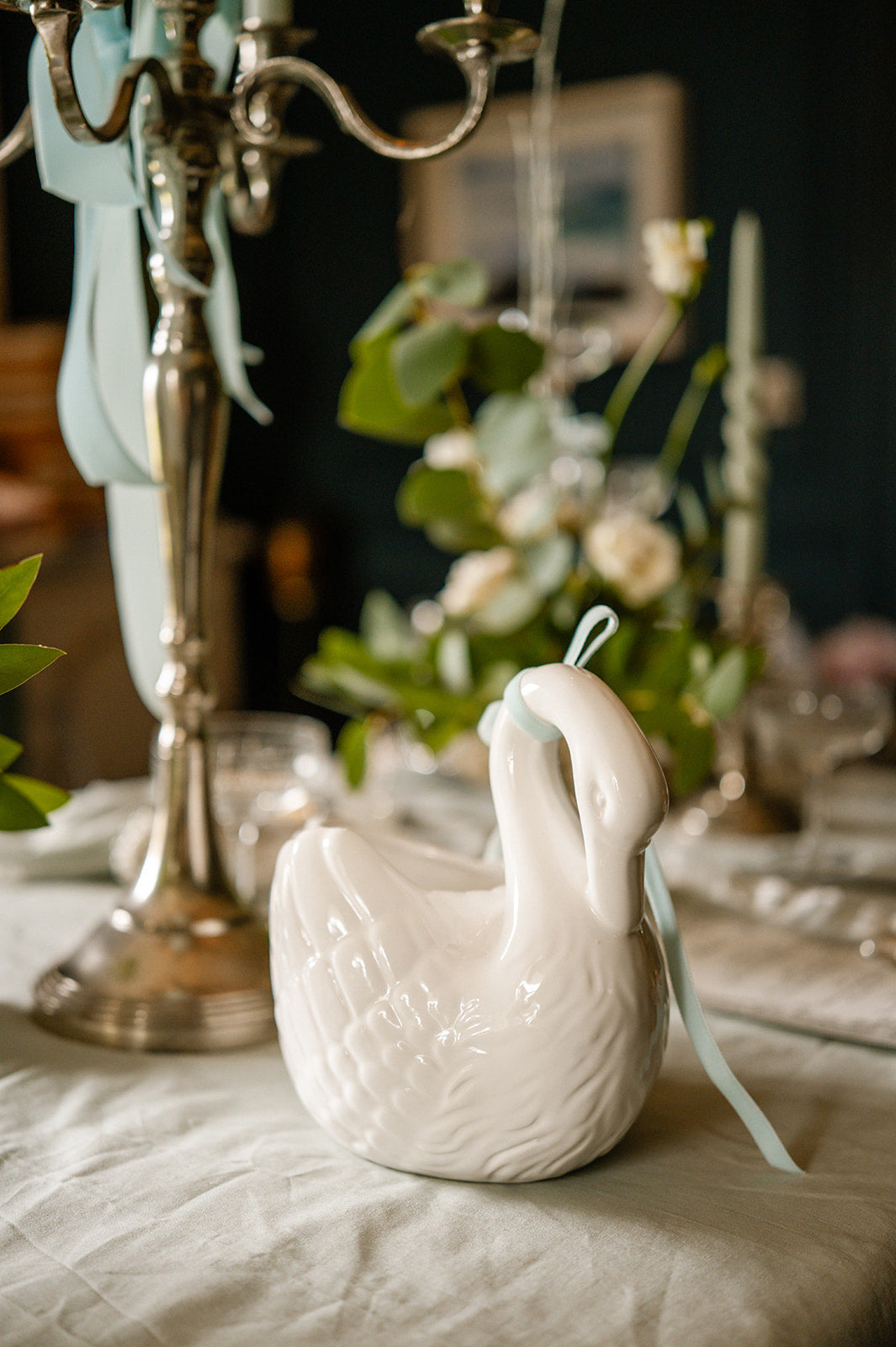 Odette Swan Planter