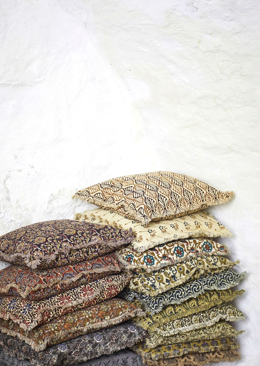printed printed cotton cushion with fringes