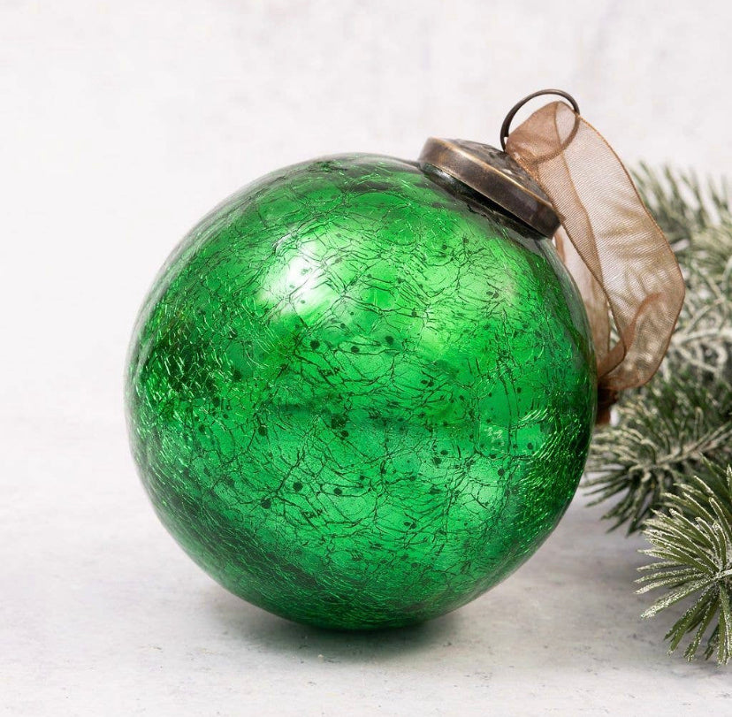 Emerald green bauble