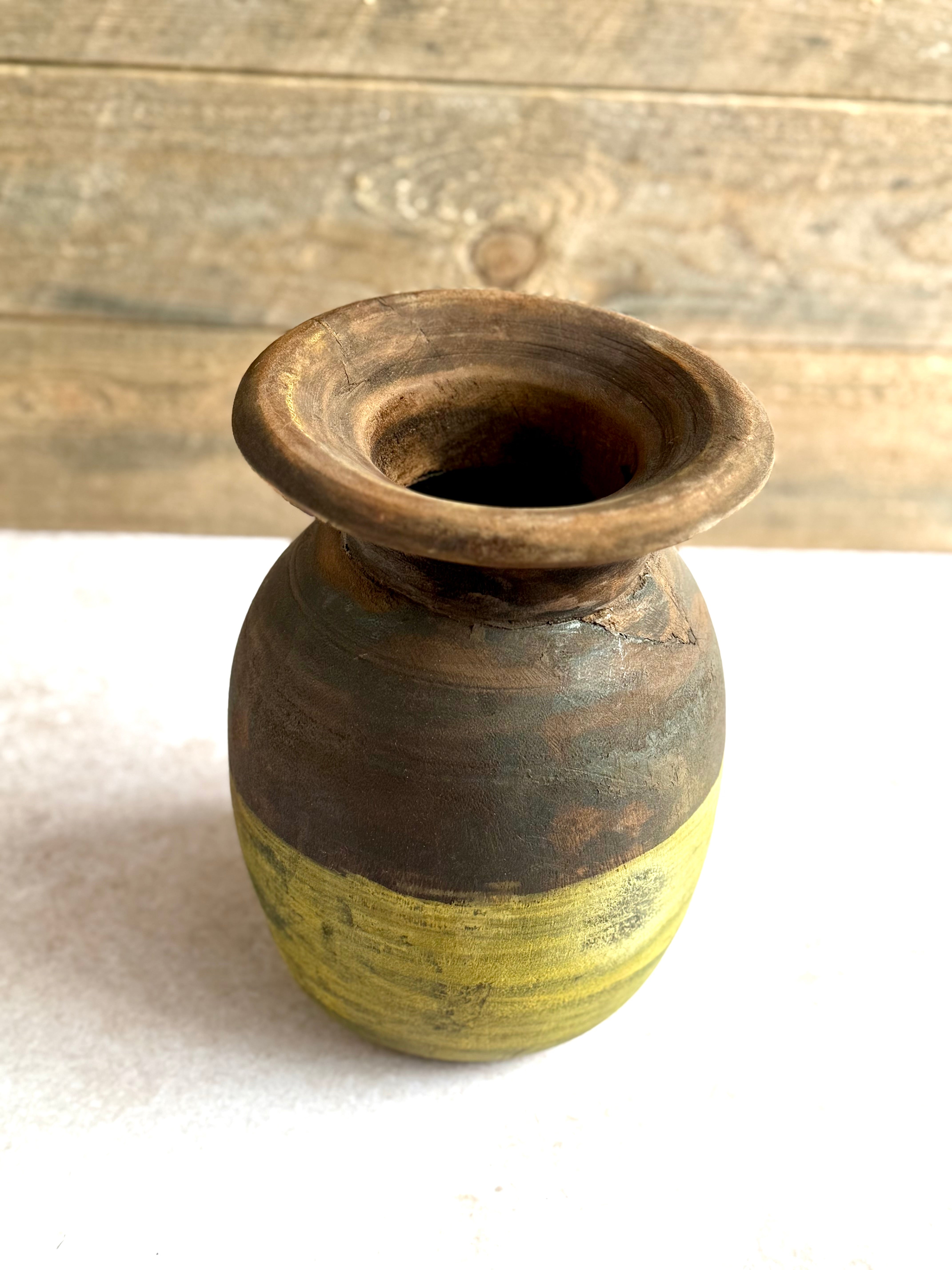 amber_and_willow_vintage_wooden_vase