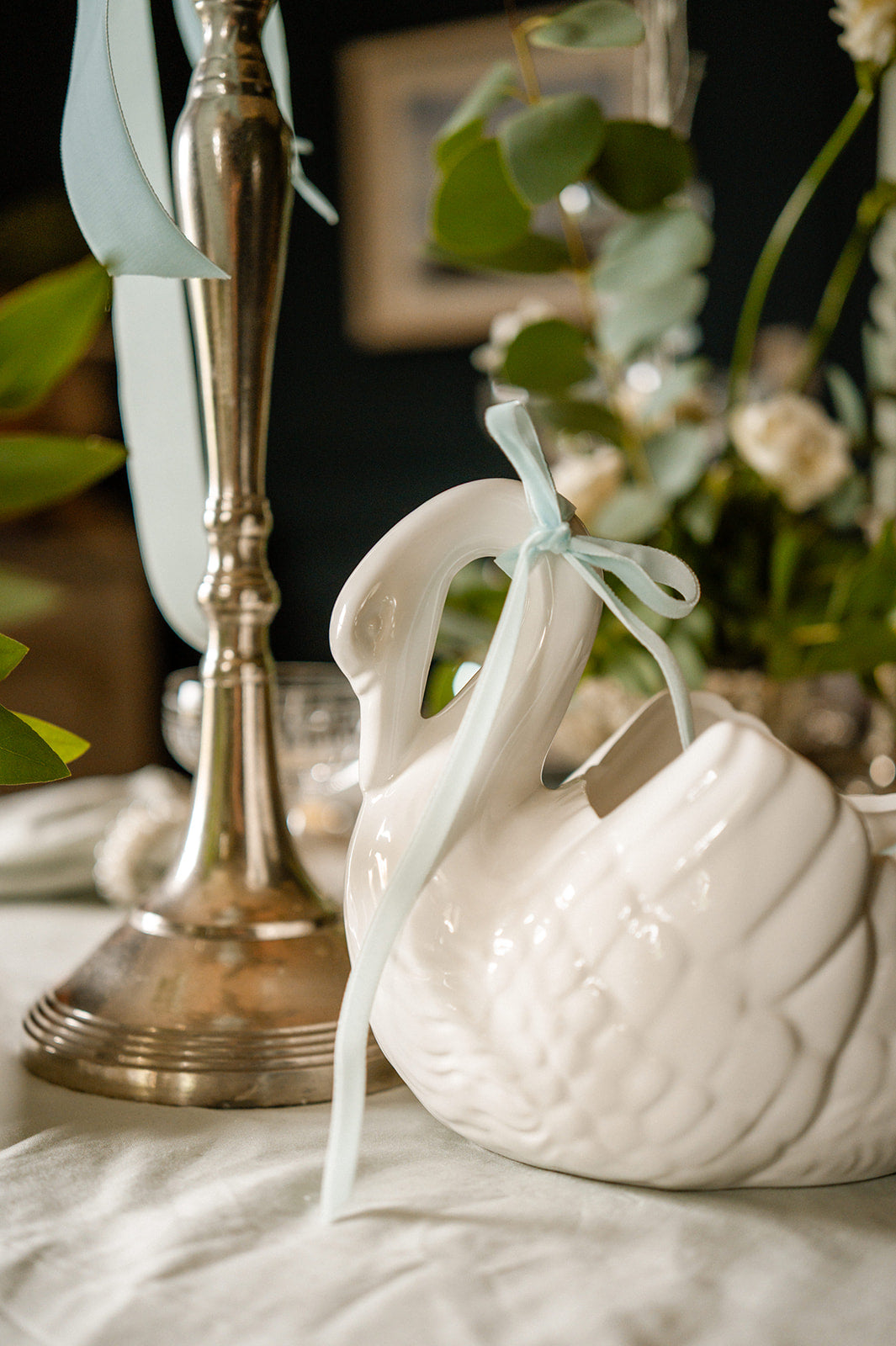 Odette Swan Planter