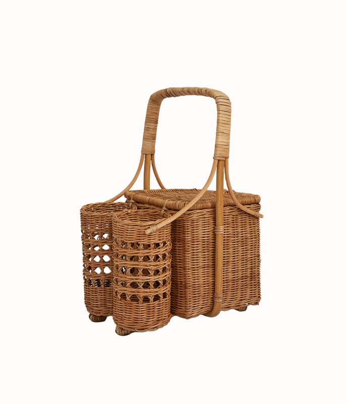 Lovers' picnic basket