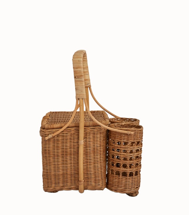 Lovers' picnic basket