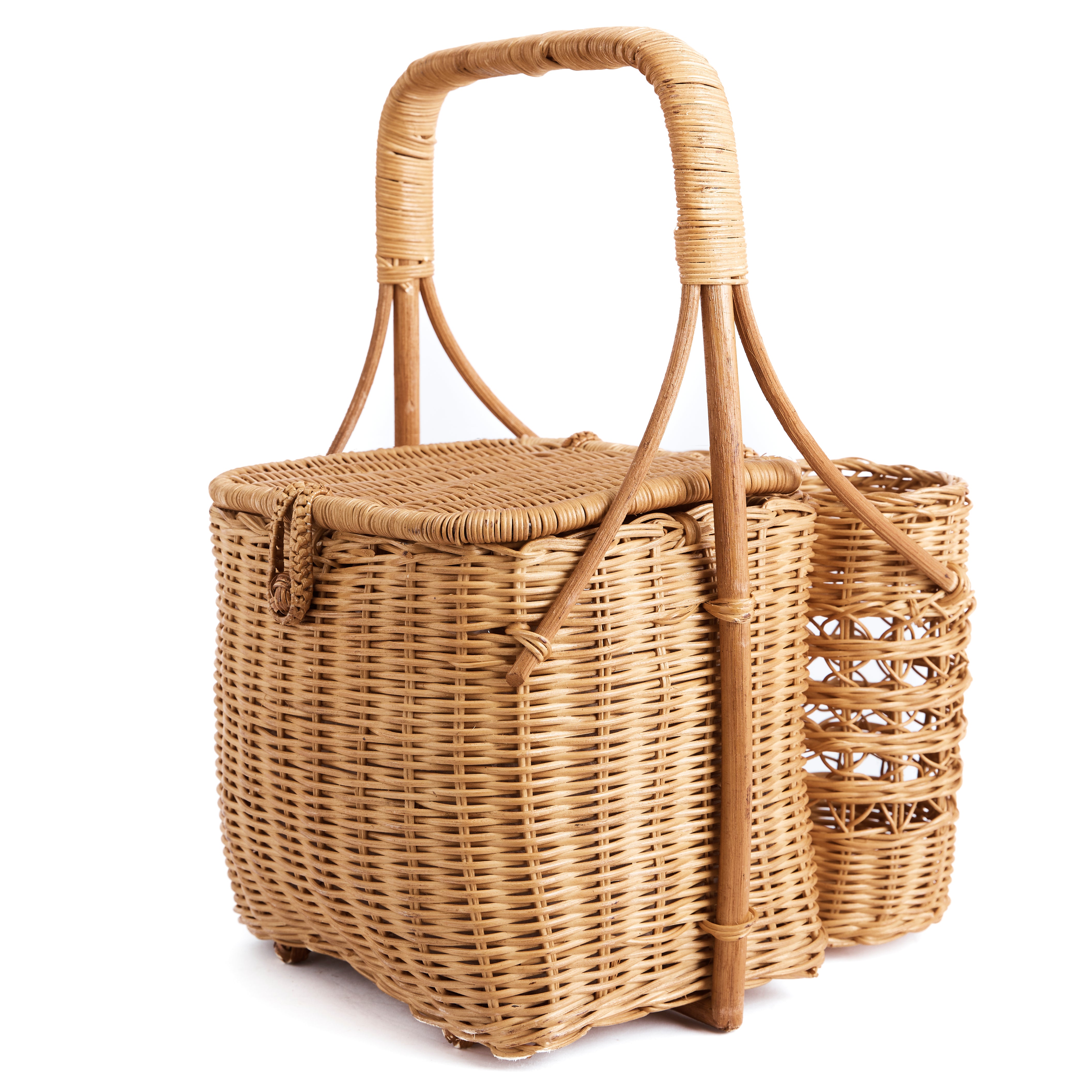Lovers' picnic basket