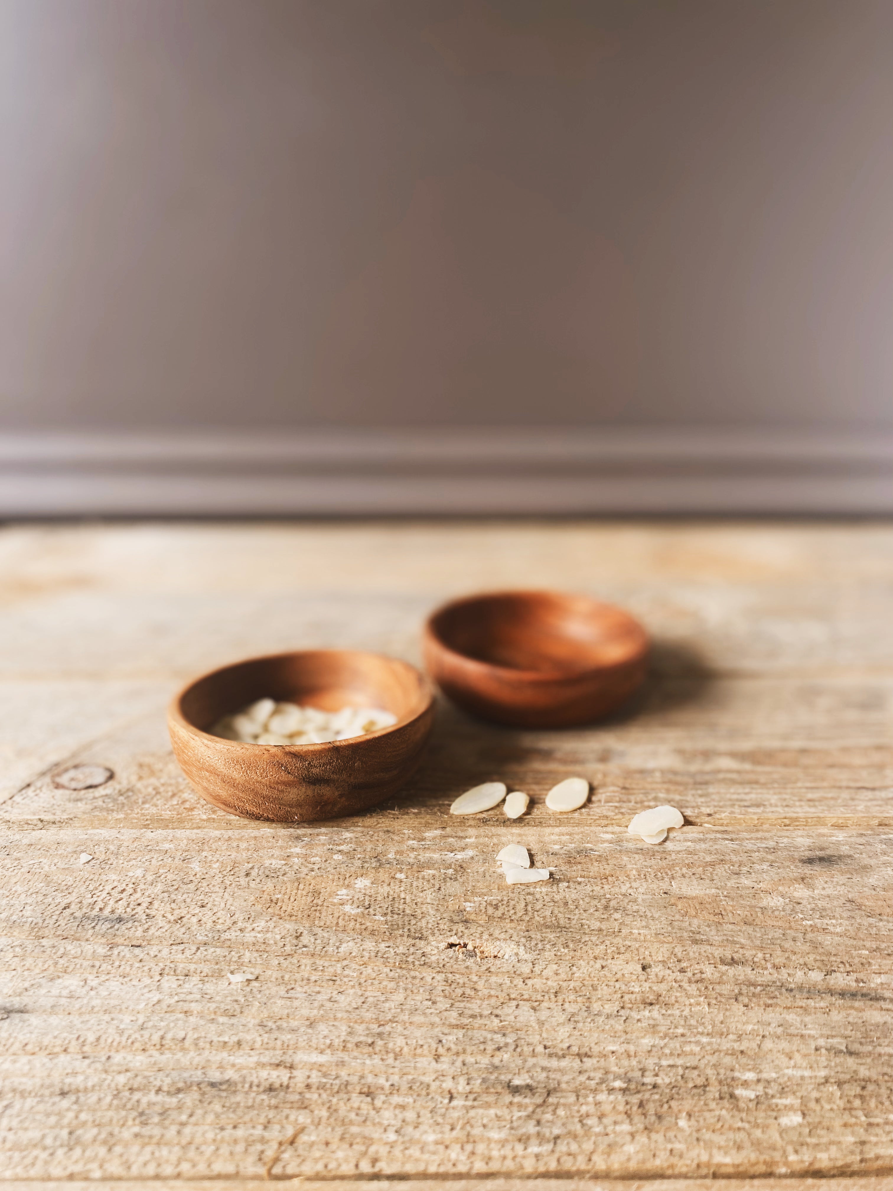 Acacia wood bowl