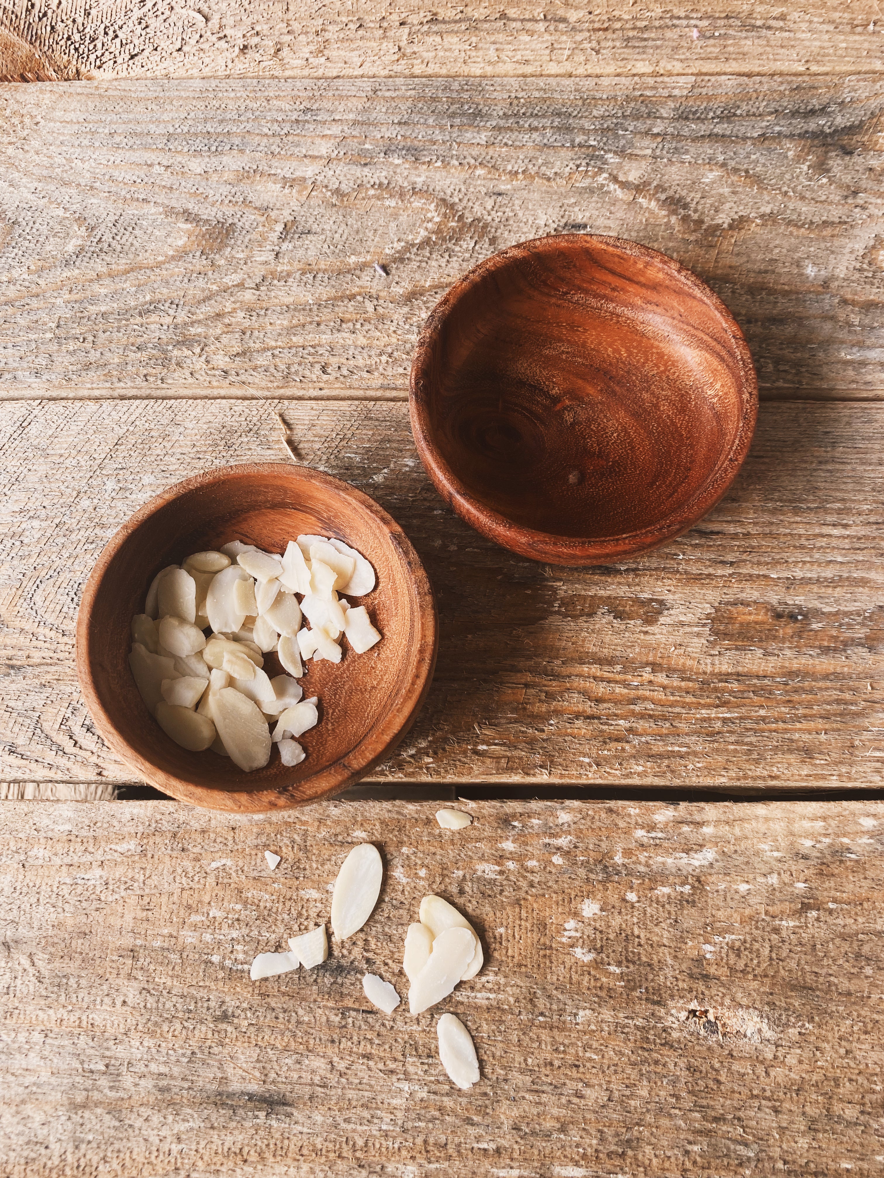 Acacia wood bowl