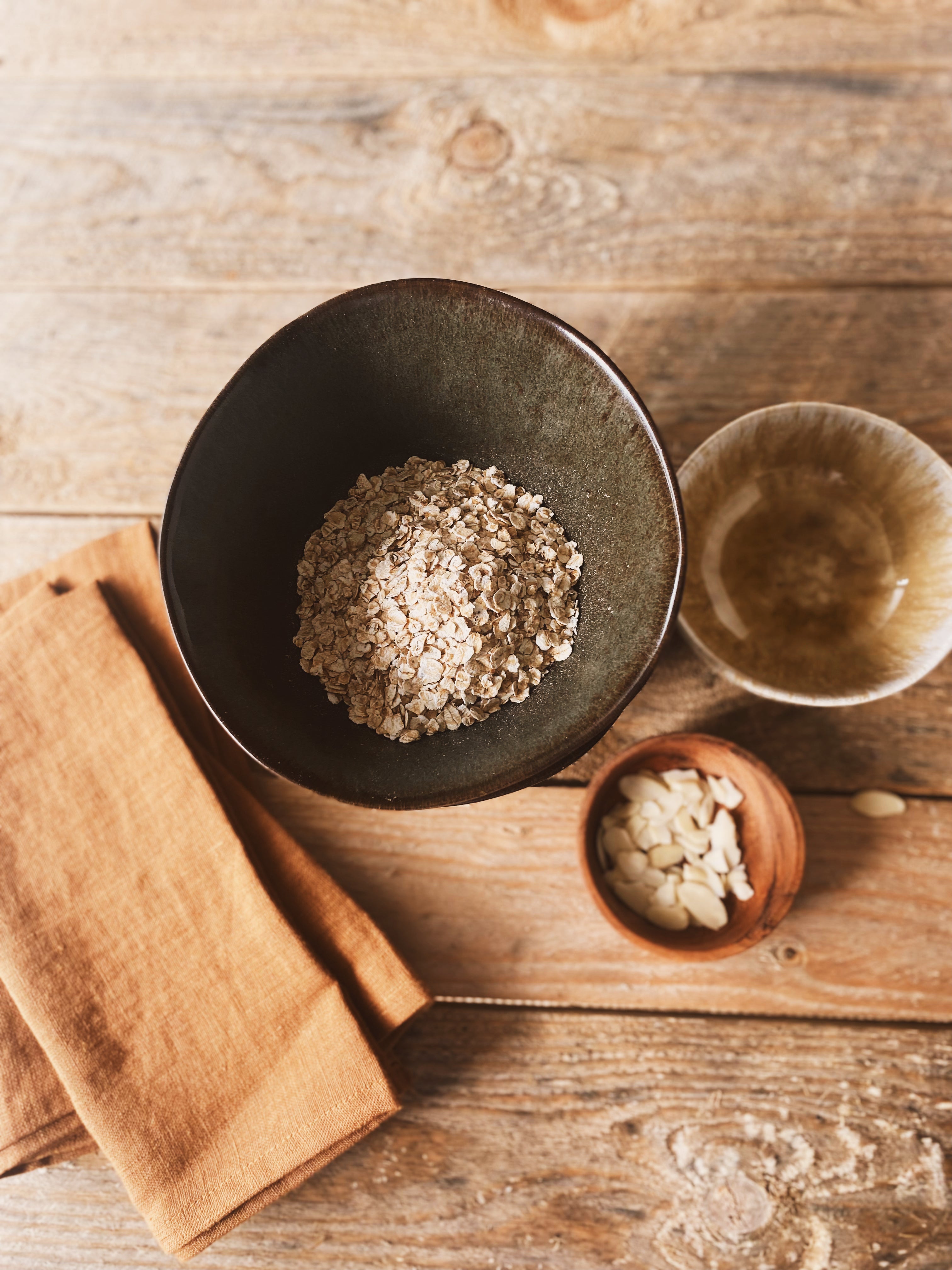 Acacia wood bowl
