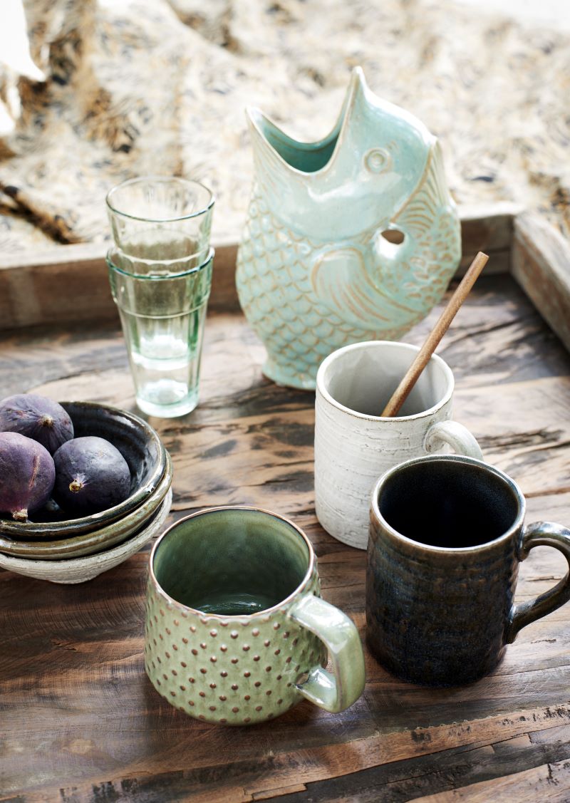 stoneware mugs